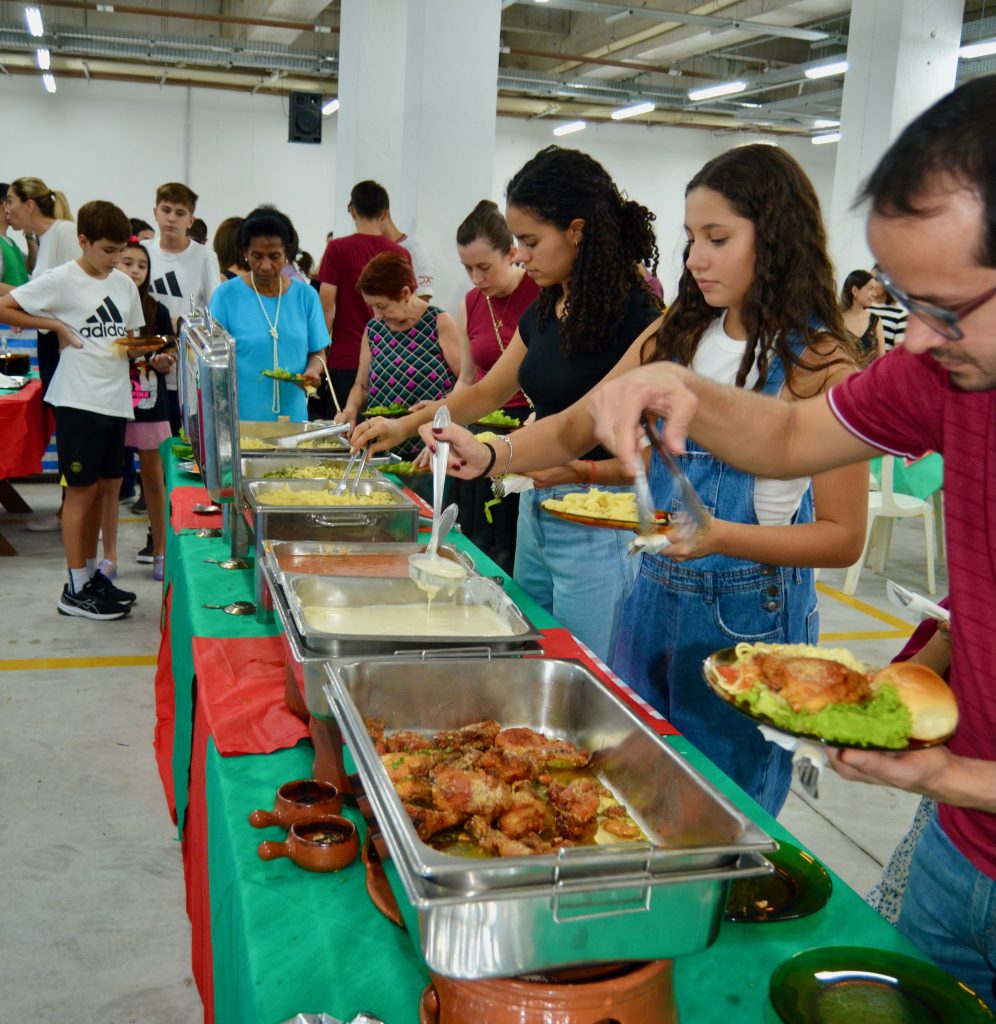 Almoço Italiano beneficente colabora para união da paróquia